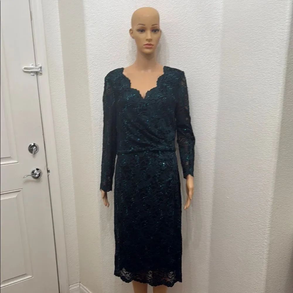 Jessica Howard Green Sheath Dress Sz 12 VNeck Sweetheart Neckline Sequins Lace